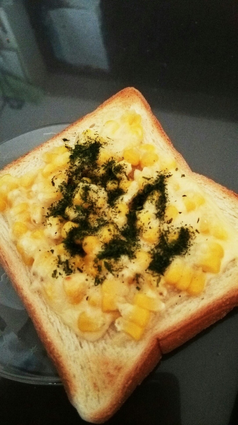 簡単!!マヨコーンチーズトーストの画像