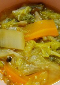 野菜たっぷり♪白菜とレタスの中華スープ♪