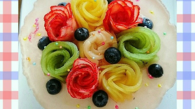 夏 桃と彩りフルーツの薔薇ムースケーキ レシピ 作り方 By Mahiaoi クックパッド