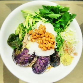 揚げ野菜と納豆のお蕎麦(素麺/うどん)