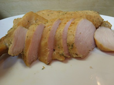 鶏胸肉で作るさっぱりスモークチキンの写真