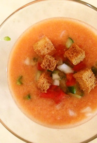 バルセロナのガスパチョ冷たいトマトスープ