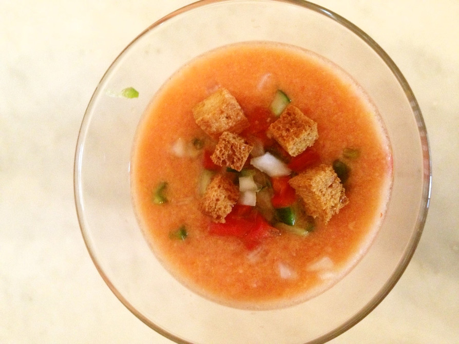 バルセロナのガスパチョ冷たいトマトスープの画像