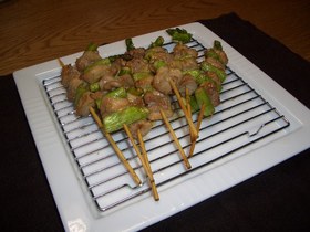 ビールに最高!アスパラと鶏の串揚げ