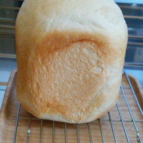 HBでパネトーネマザーの生クリーム食パン