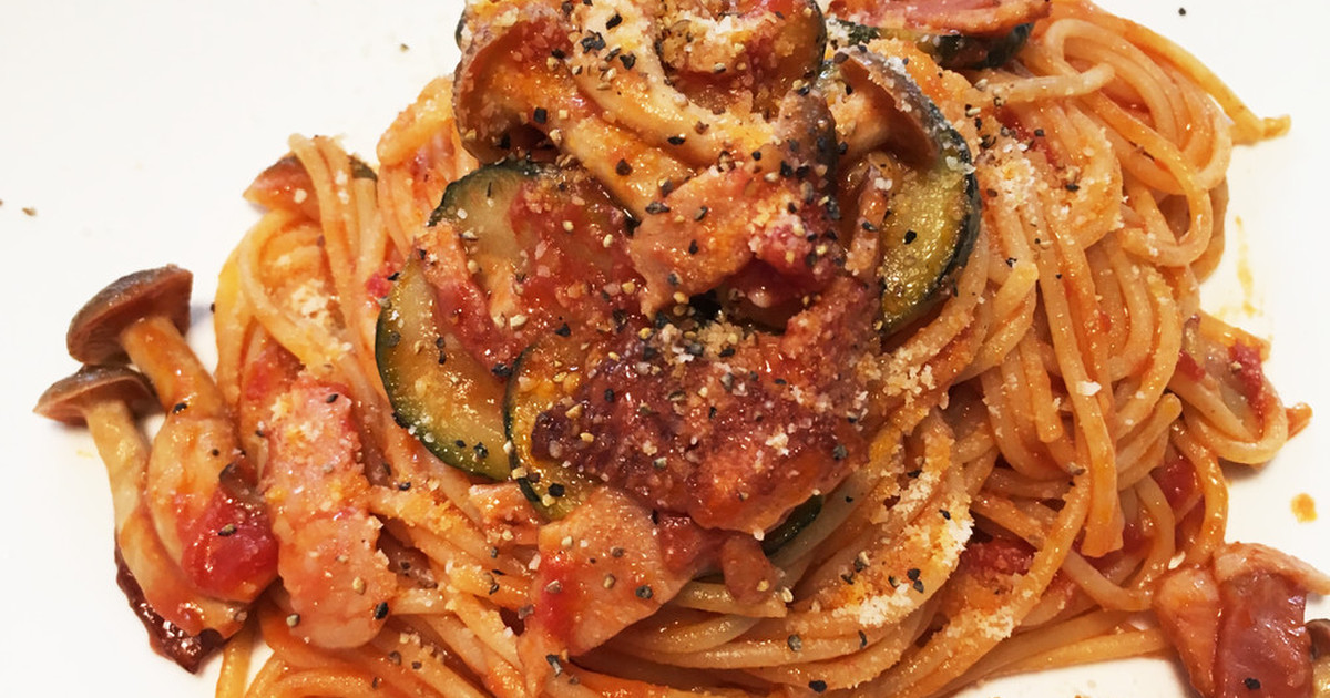 コーンとズッキーニの温かいパスタサラダのレシピ