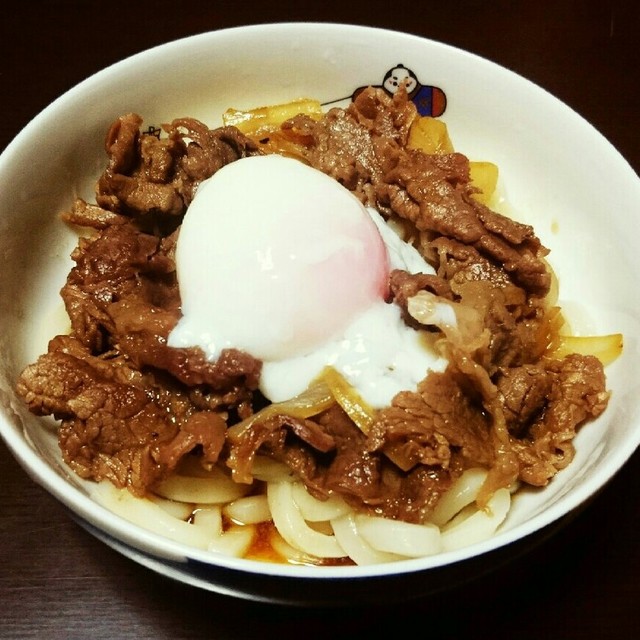 簡単絶品 すき焼きのタレで温玉肉うどん レシピ 作り方 By 凹目腹 クックパッド 簡単おいしいみんなのレシピが371万品