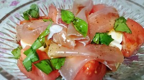 豆腐とトマト、生ハムで和イタリアンサラダ