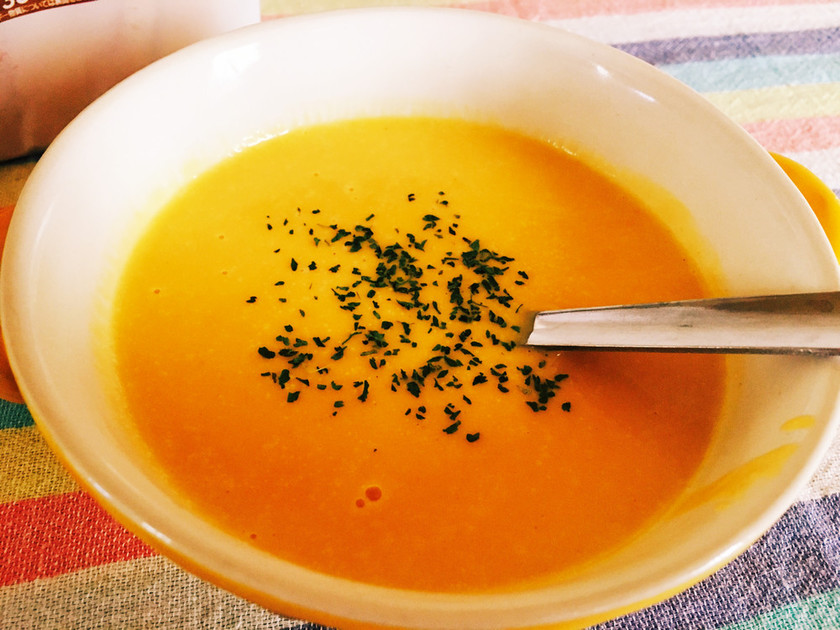 スパイシーなバターナッツスカッシュスープのレシピ