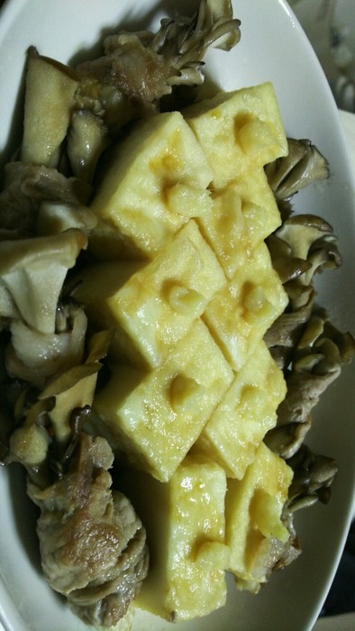 肉巻き舞茸と揚げ出し豆腐の写真