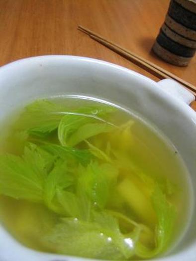 セロリの葉っぱスープの写真