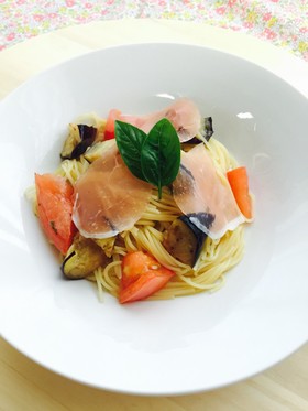 揚げなすとトマトの冷製酸っぱパスタ