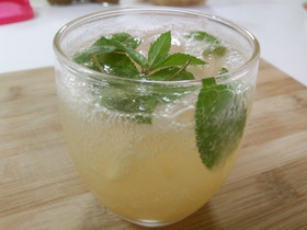 甘くて飲みやすいお酒 桃蜜モヒート