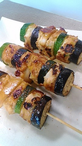 コリコリ軟骨入り鶏つくねと夏野菜の串焼き