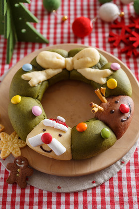 HMで!クリスマスリースちぎりパン