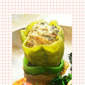 薬膳 ピーマンまるごと肉詰め