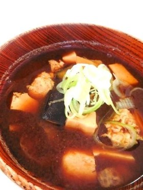 なすと人参と豆腐の味噌汁