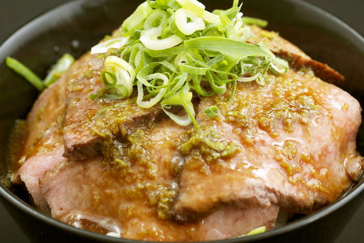 松阪牛ローストビーフ丼 生わさびソース レシピ 作り方 By 松阪牛ワッツレシピ集 クックパッド 簡単おいしいみんなのレシピが350万品