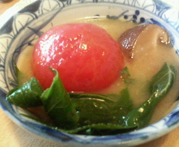 冷たいトマトの梅味噌汁の画像