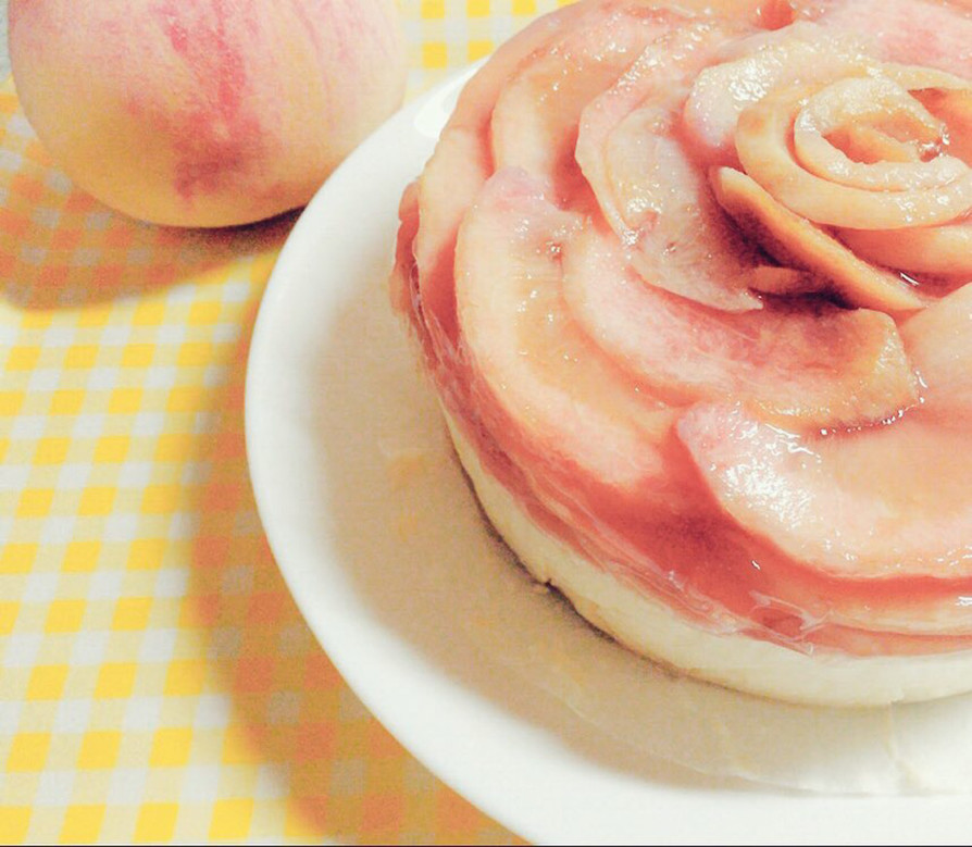 桃のコンポートレアチーズケーキの画像