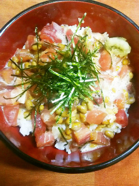 簡単!まぐろブツDEふわとろ納豆丼♪