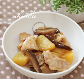 簡単!五香粉香る◎鶏肉とじゃがいもの煮物