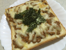 納豆トースト♬*.+゜