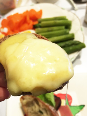家庭で食べるラクレットチーズ