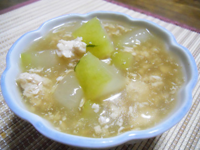 冬瓜と鶏そぼろの餡かけスープの写真