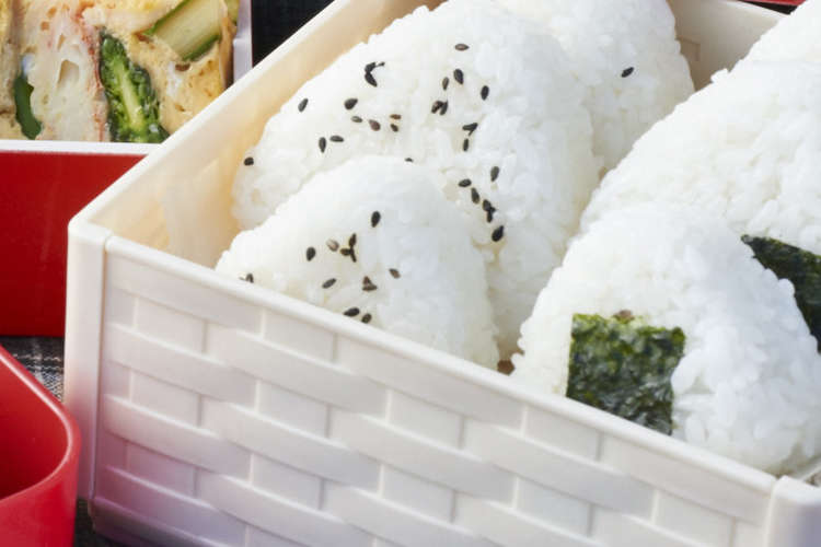 愛情いっぱい シンプルおむすび レシピ 作り方 By 福島県 クックパッド 簡単おいしいみんなのレシピが353万品