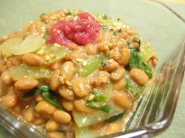 納豆とチンゲン菜の梅和えの画像