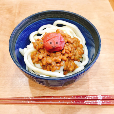 納豆と梅干しの簡単お昼の写真