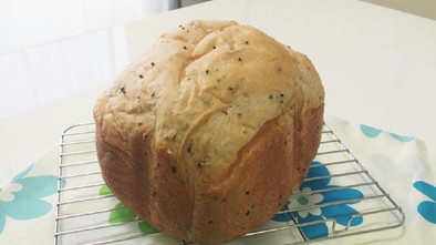 黒ごまきな粉食パンの写真