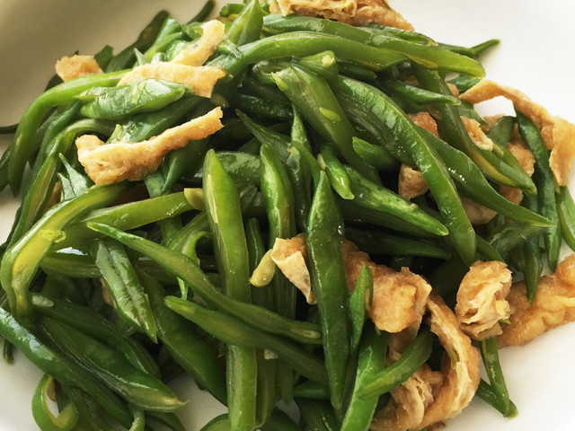 ささぎと油揚げの醤油炒め レシピ 作り方 By Mama S クックパッド 簡単おいしいみんなのレシピが352万品