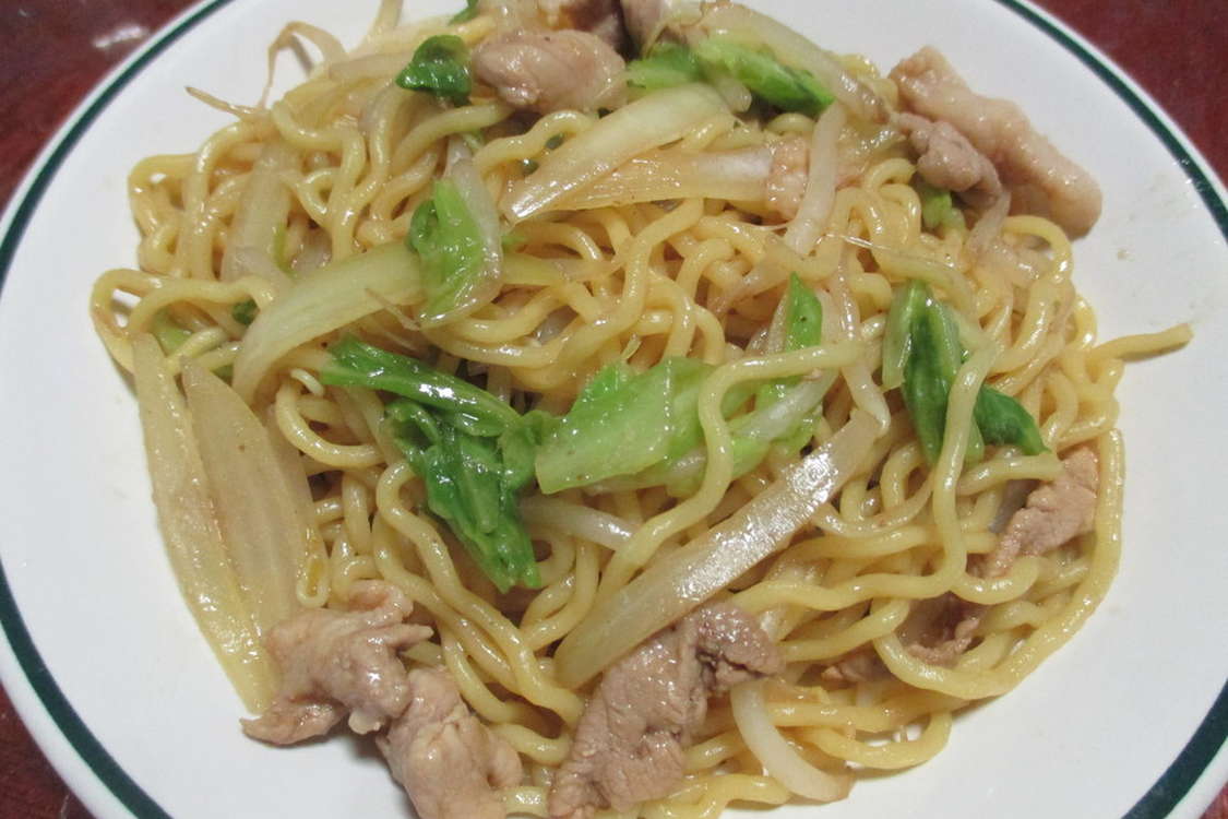 焼きそば 焼き肉のたれ バター味 レシピ 作り方 By あぶらや６１６ クックパッド 簡単おいしいみんなのレシピが379万品