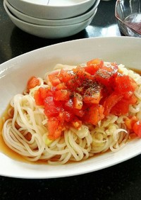 トマトとささみの冷製ピリ辛麺
