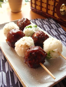 枝豆ごはん&ひき肉のくし団子