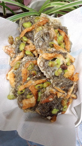 むき枝豆入りモズクかき揚げ