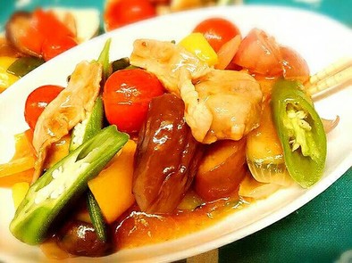 夏野菜と豚バラのピリ辛炒めの写真