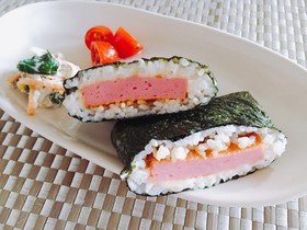 【すむことふみ】赤てんのピリ辛おにぎらず