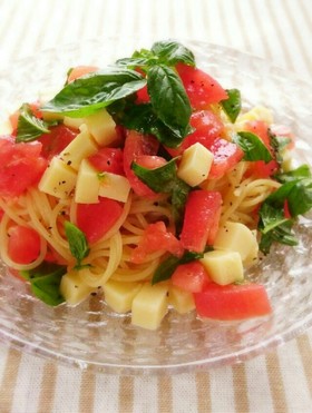たっぷりトマトとモッツァレラの冷製パスタ