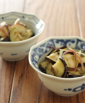 美味しく塩分控えめナスとみょうがの浅漬け