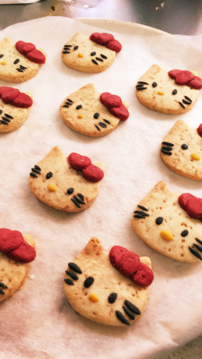 キティちゃんのクッキー生地の写真