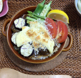 昨日のカレーで彩りカレードリア