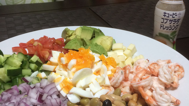 茹で海老とカラフル野菜でコブサラダ レシピ 作り方 By クックxkdcub クックパッド 簡単おいしいみんなのレシピが356万品