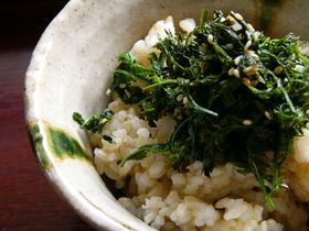 にんじんの葉っぱふりかけ
