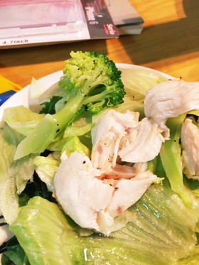 脂質、糖質制限アボガドと鳥肉のサラダ