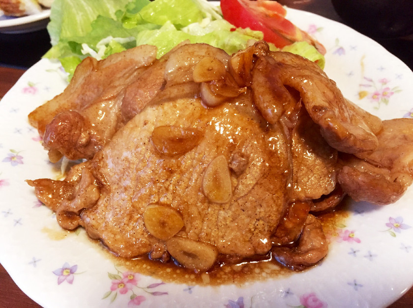 豚ロース薄切り肉のガーリックソテー by haesoon 【クックパッド】 簡単おいしいみんなのレシピが358万品