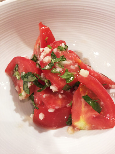 簡単 トマト バジルの塩麹サラダの写真
