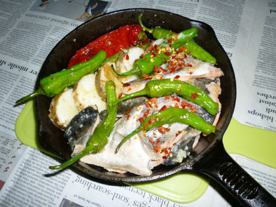 紅鮭のアラ･ししとう・長芋の満腹タパスの写真